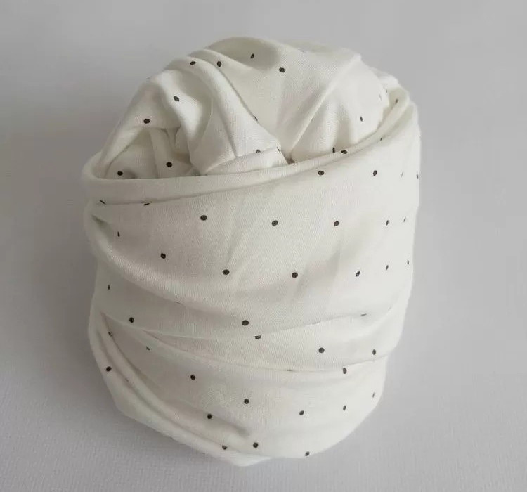 Простыня Lappetti на резинке для кровати 9004п горох на молочном