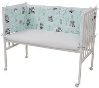 Борт в кроватку Indigo Лесные зверята из 4-х частей, с рюшкой, чехлы съемные, поплин голубой енот